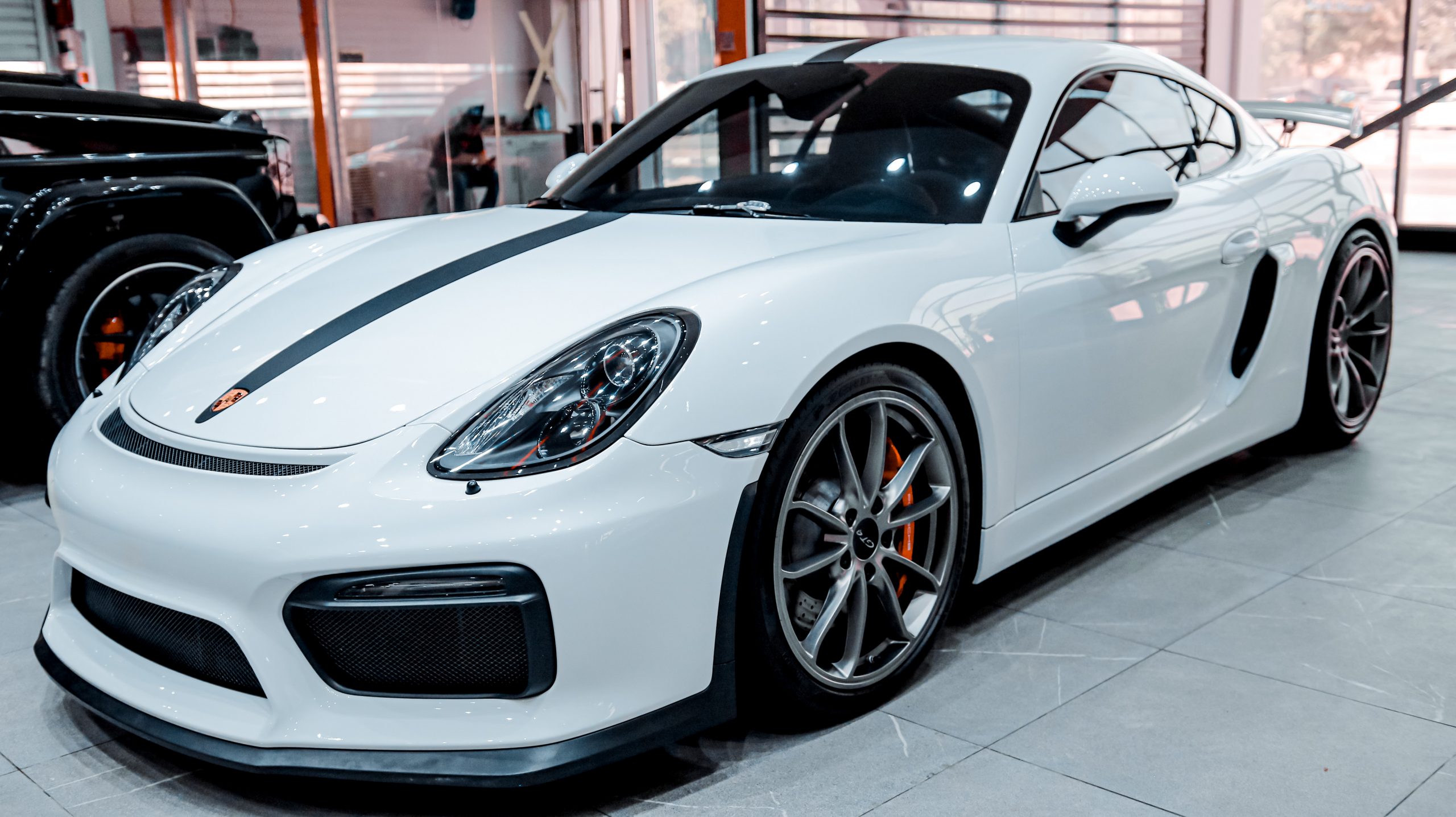 Pampering The Porsche 981 GT4 at Ditec Middle East